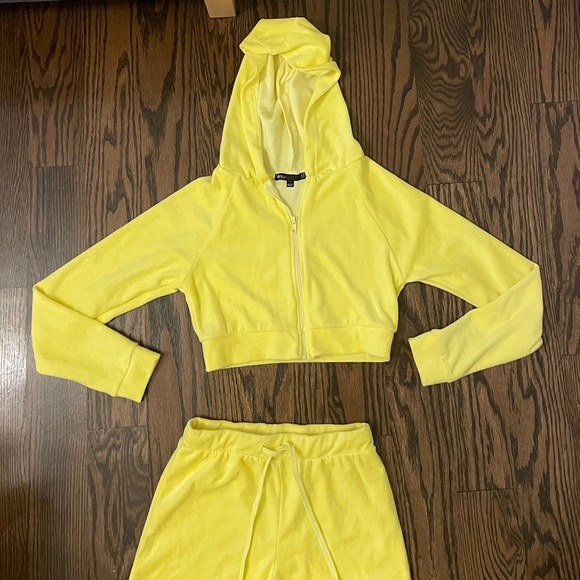 Dolls Kill Y2K Velour Yellow Tracksuit NWOT - Picture 6 of 9